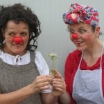 Das Rote Nase Clowntheater spielt für Kinder im „Theater-Kunst-Café“ im Garten des Hauses der Stiftungen. Foto: Stiftung Braunschweiger Kulturbesitz